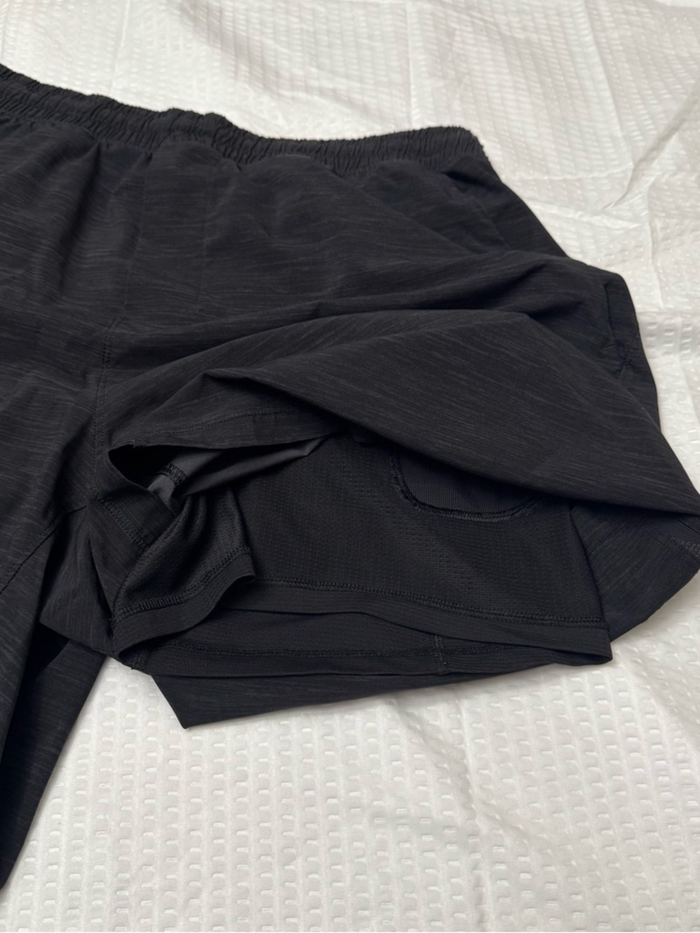 Lululemon Men's Pace Breaker Short - Large L-01 - Picture 8 of 9